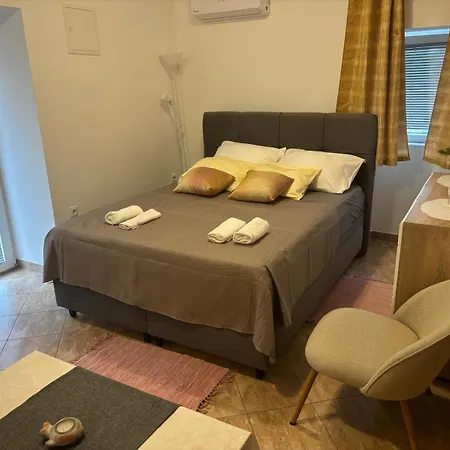 & Vrdoljak * Sveti Anton (Krk)