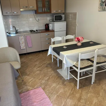 & Vrdoljak Apartment *